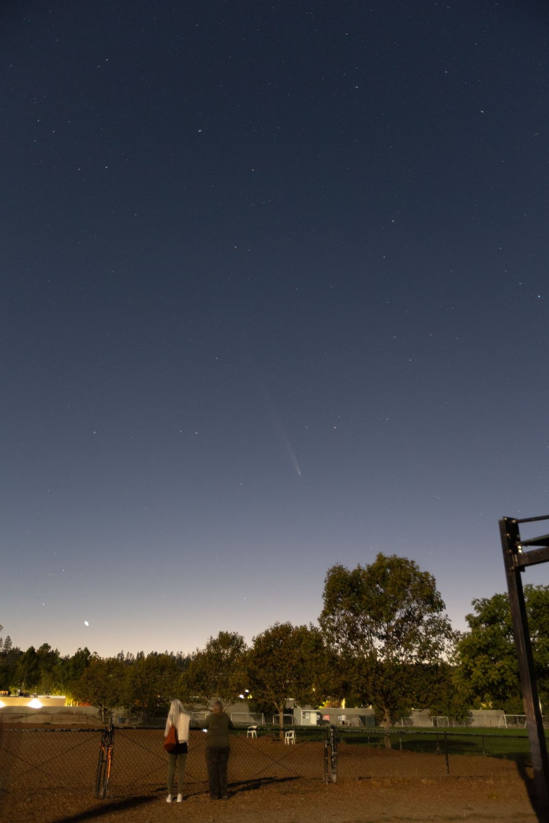 /images/2024-10-16-comet/friends.jpg