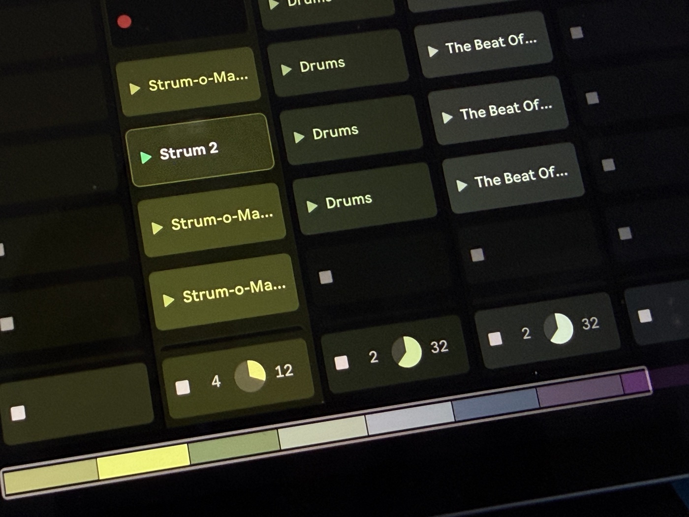 Knobbler's clip grid on a tablet, showing per-clip play-progress pies with the current bar and clip length beside them.