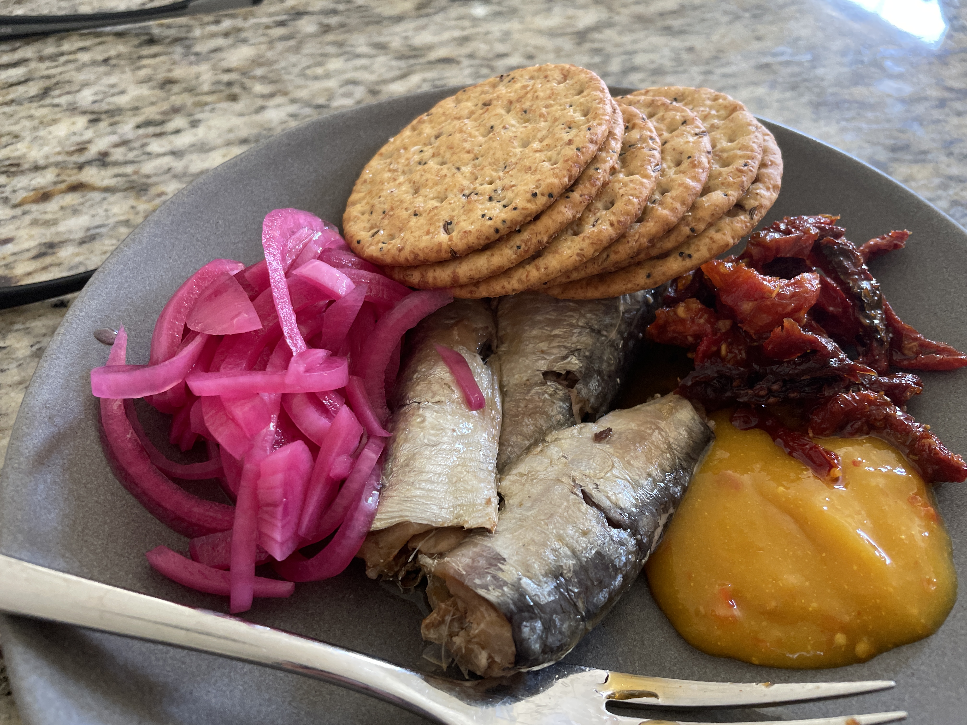 /images/pickled-red-onions/deens.jpg